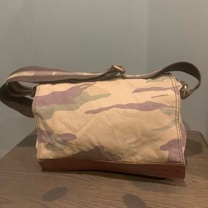 Gap 1969 Vintage Camo Messenger Bag
16L x 11H x 6W